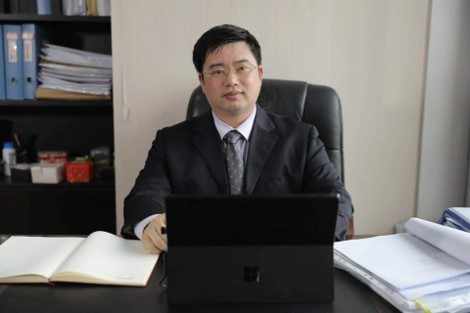 冯岳 律师